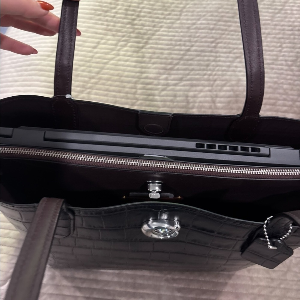 Coach Willow Tote Black Croc Embossed Leather Bag Turnlock 14” Laptop Work - Picture 6 of 8